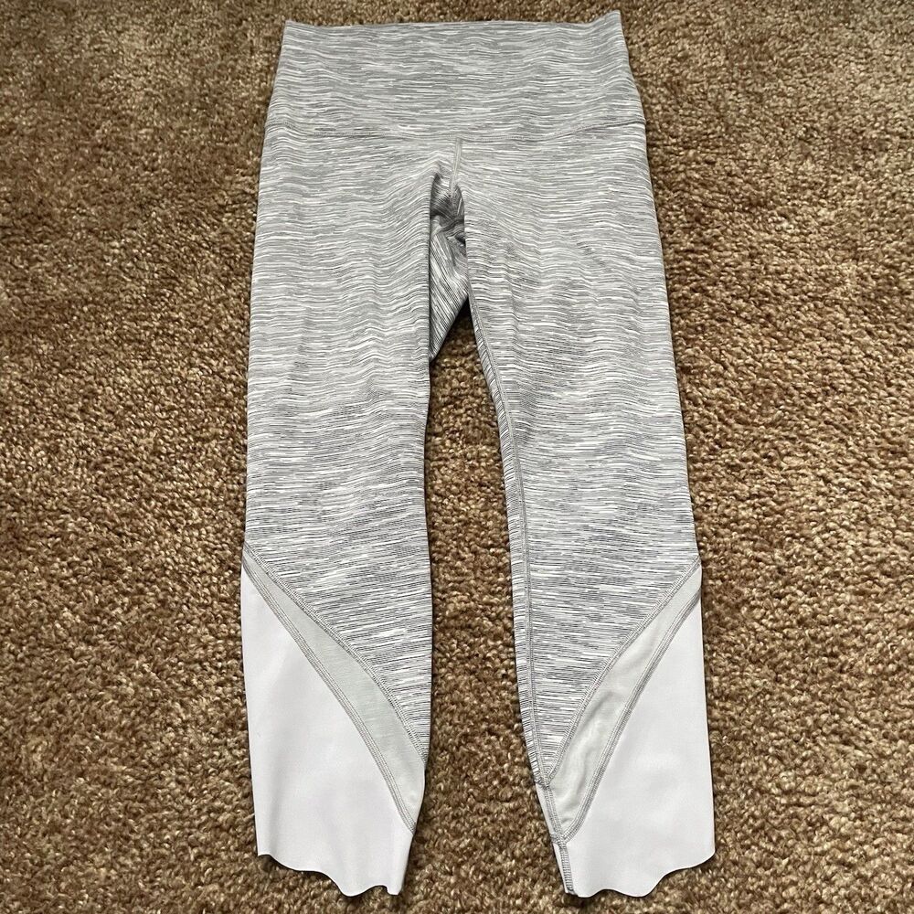 Lululemon Gray And White Wunder Under Crop Legging Women’s 8 (?) Scalloped Mesh